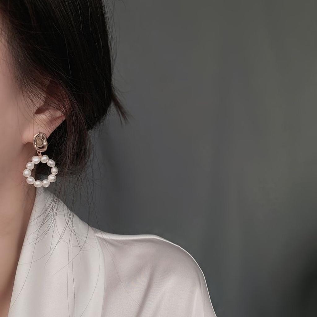 Niche Stud Earrings Baroque Spring Summer Retro Natural Freshwater Pearl Earrings Silver Needle Fashion Trend