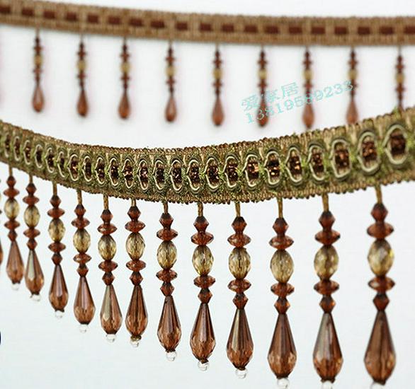 Europeisk tofsfrans med kristallpärlor för gardindekoration