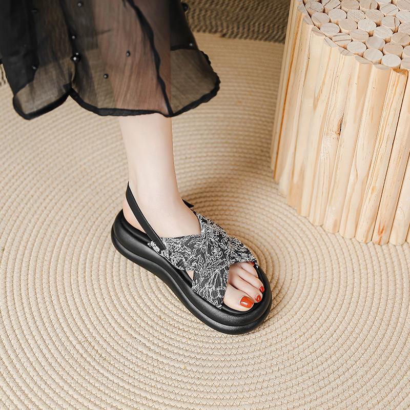 National style sandals women's platform new Chinese style summer new retro round head muffin bottom ethnic style outdoor wear beach shoes