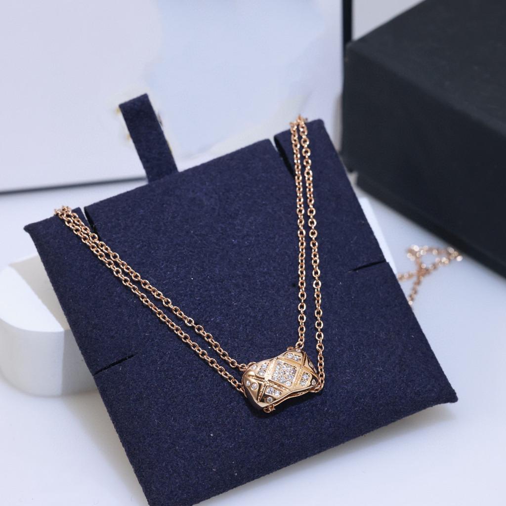 Necklace with diamond pattern and sub gold material, electroplated K gold circular single diamond design adjustable chain length, CNC process