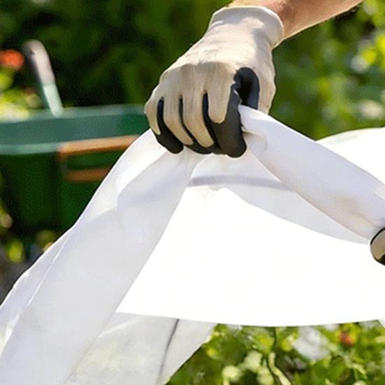 Breathable Plant Frost Cloth Cuttable Garden Freeze Protection Cover Reusable UV-Resistant Non-Woven Fabric Winter Guard for Vegetables Flowers Trees