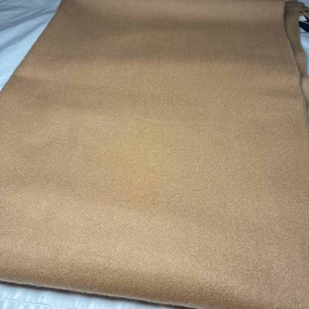 Used Excellent condition, Johnstons 100% Cashmere Large Stole, Camel