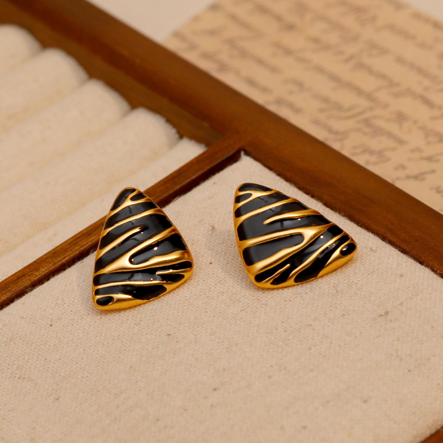 

Винтажные двухцветные треугольные серьги в европейском и американском стиле с гонконгским узором для женщин