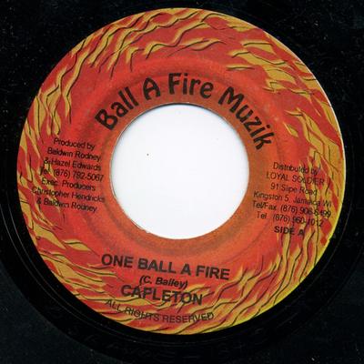 7-Zoll Schallplatte CAPLETON - One Ball A Fire NONE Ball A Fire Muz 2004 Jamaika Reggae, Ska & Dub Gebraucht