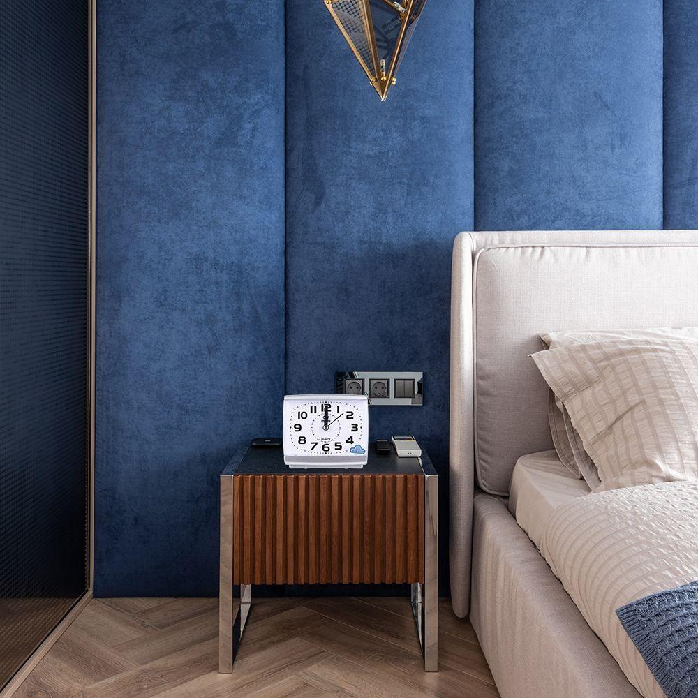 Simple Square Digital Alarm Clock Easy to Read Desk Mute Clock Bedside Wake-up Clock  Children's