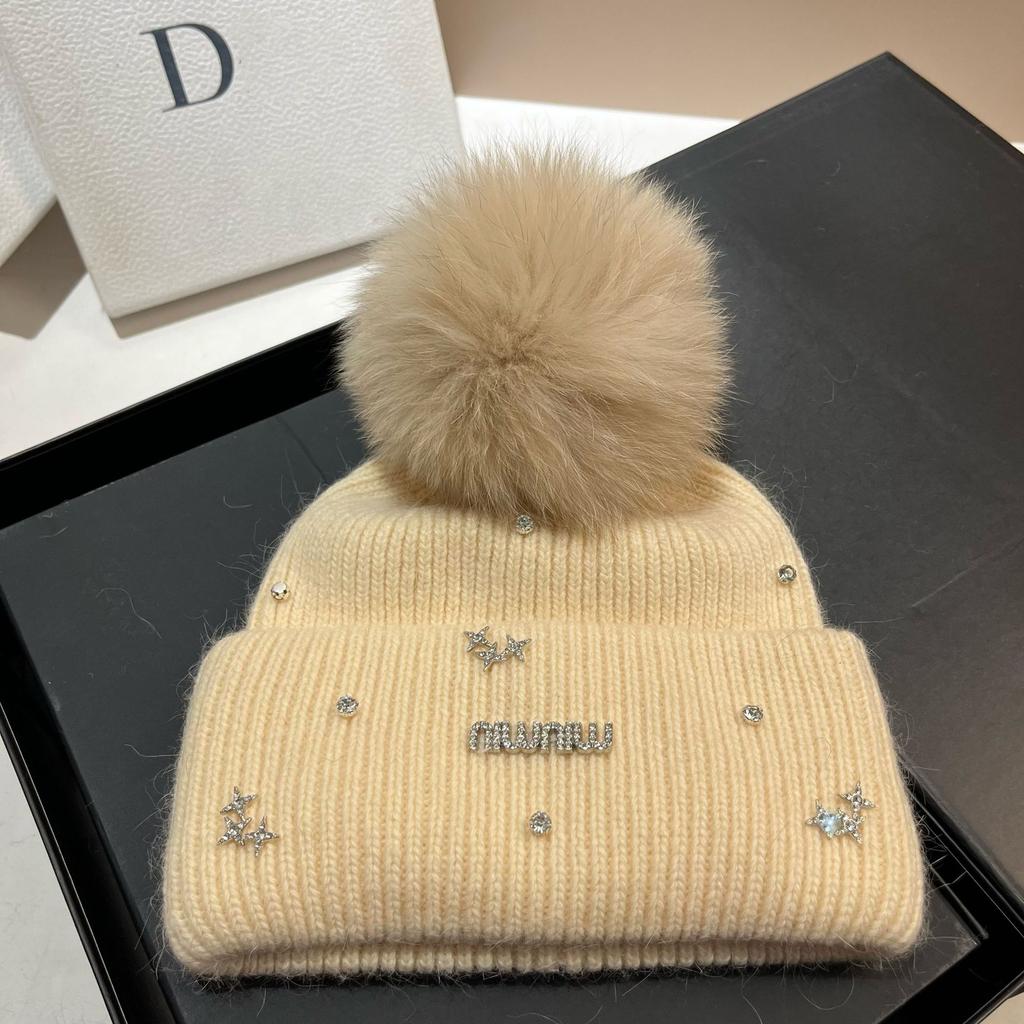 Light Luxury Rhinestone Min Small Fragrant Style Design Big Hairball Knitted Hat Winter Sweet Plush Warm Rabbit Fur Wool Hat