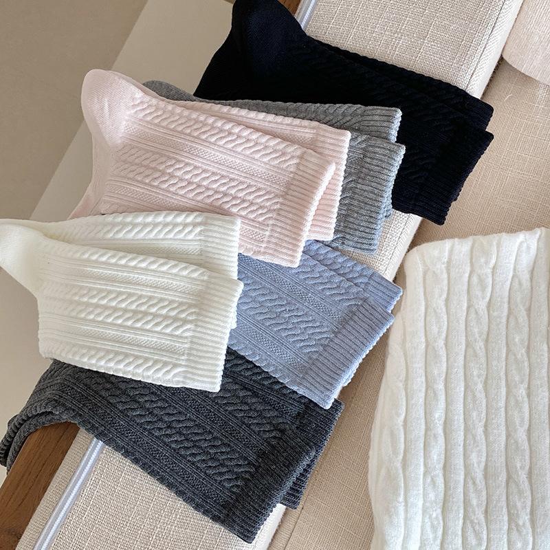 Autumn and Winter Socks for Women: Pure Cotton Slightly Pressed Mid-calf Socks with Linen Patterns for Warmth. Pile Socks