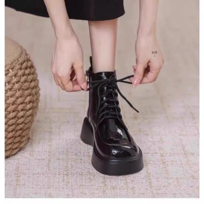 New Women's Shoes: Thick-soled Boots, Height-increasing, Versatile and Slimming Ankle Boots