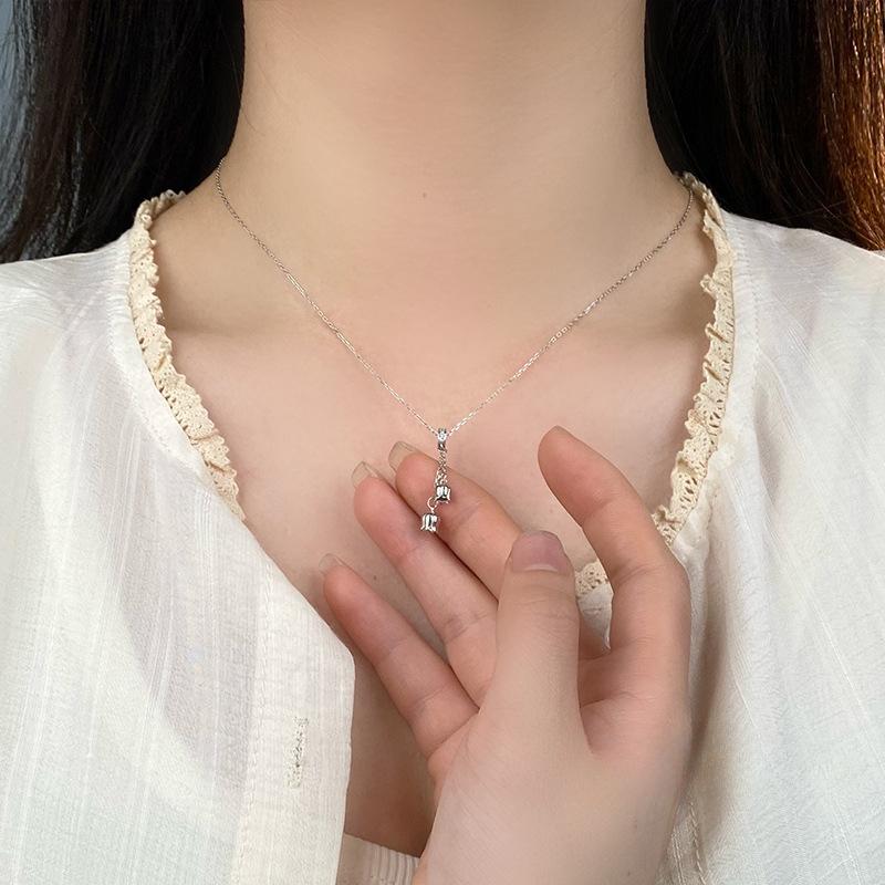 Elegant Bell Orchid Tassel Necklace for Women with A Minimalist and Niche Design. Elegant Collarbone Chain