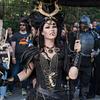 1 Stück Umhang mit Federn im Wikinger-Stil - Mittelalterliche Kostümaccessoires für Cosplay, Maskerade & Halloween-Party Faux-Federn-Umhang