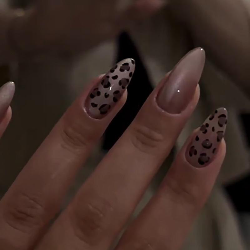 Leopard Print Cat Eye Press-On Nails - Short Almond Shape Nail Art