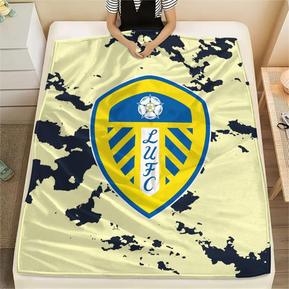 Logo Leeds United, Coperta in Flanella con Fantasia, Alta qualità, Confortevole per Tutte le Stagioni, Decorazione per la Casa, Calore e Comfort, Perfetta per Regali.