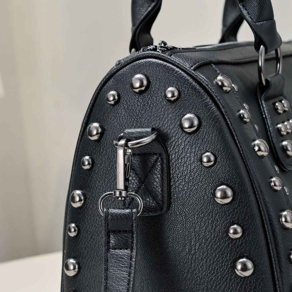 Women's Bag with Rivets, Black Skull Head, Versatile Shoulder Bag, Diagonal Cross Pillow Bag, Women's Bag