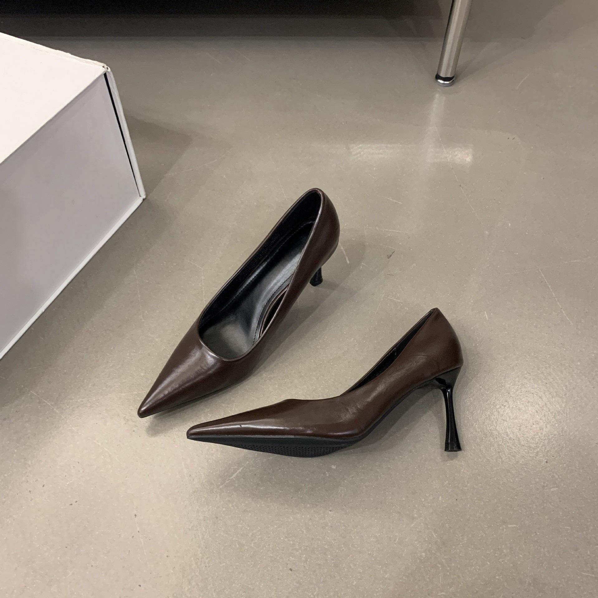 

Женские туфли на высоком каблуке стилет 2025 новая осень темперамент светская львица острый носок одинарные туфли черные профессиональные рабочие туфли 39 коричневый