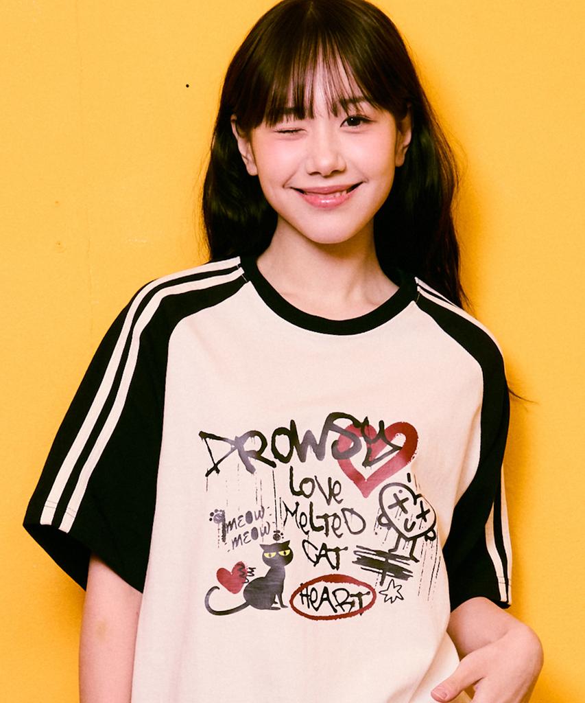 Deulousi Dw Drawseecat Raglan Short Sleeve T-Shirt 5 Colors