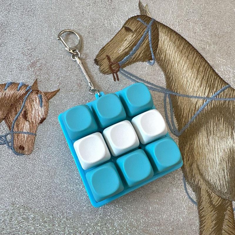 9 Keys Keyboard Fidget Keychain Antistress Keyboard Button Fingertip Key Cap Pendant Stress Relief Toys For Children Adults Gift