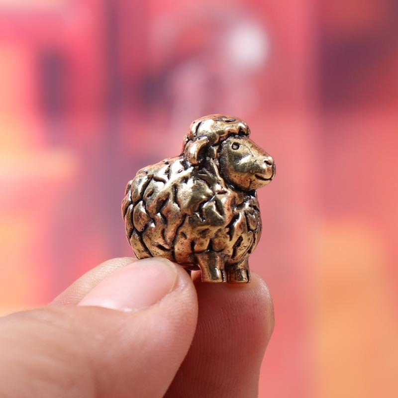 Vintage Mini Sheep Figurine Retro Copper Lamb Statue Farm Animal Micro Landscape Ornament Desktop Craft Year Decor Gifts