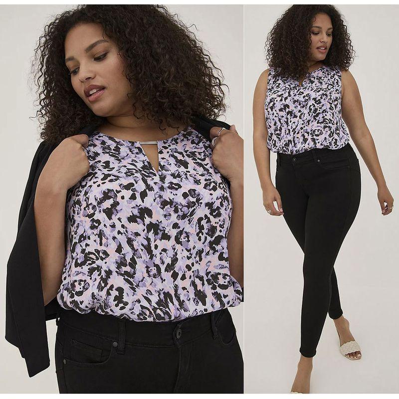 

140.00кг Большой размер Полная девушка Мода Экспорт Экспорт Большой размер Стройнящая майка с V-образным вырезом Базовая майка Безрукавная футболка Тонкая Летняя Image color 2 pieces