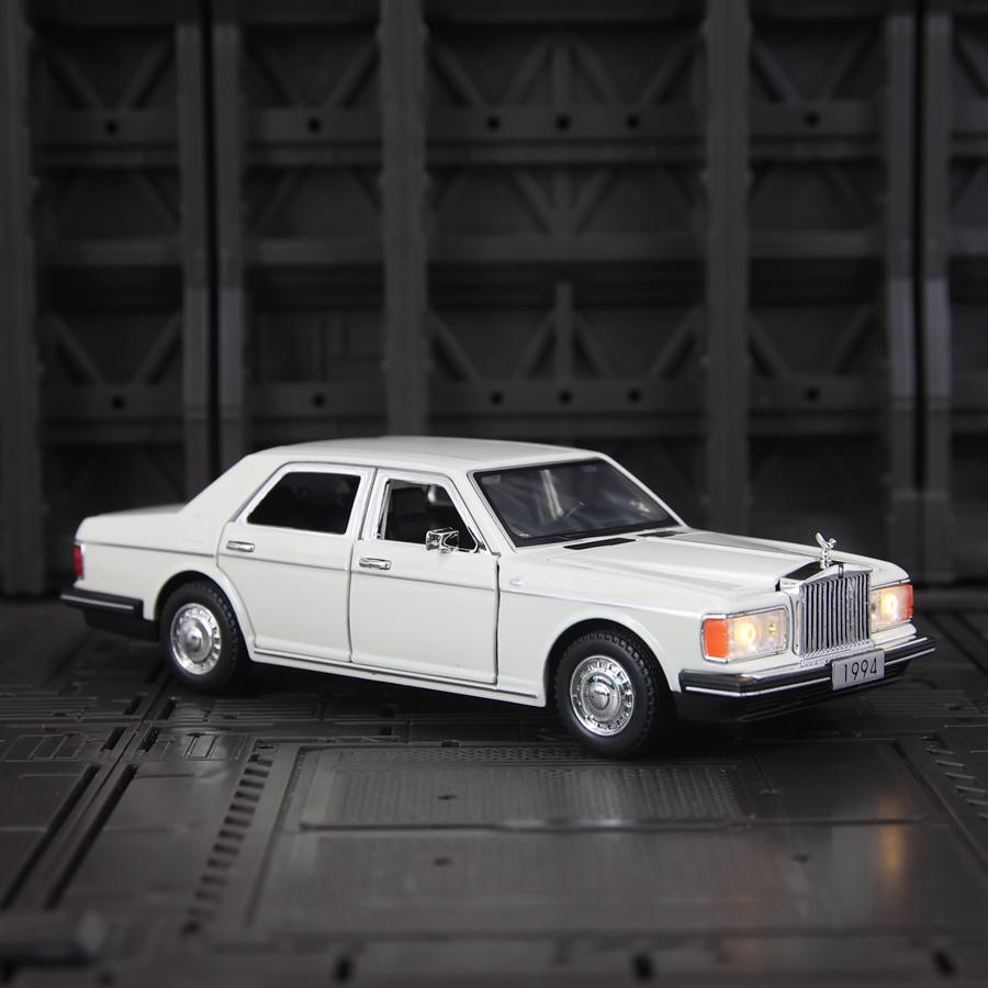 1:32 Simulation Rolls Royce Silver Spike Alloy Car Model Pendant, Doors and Engine Lid, Trunk Can Open, Sound and Light