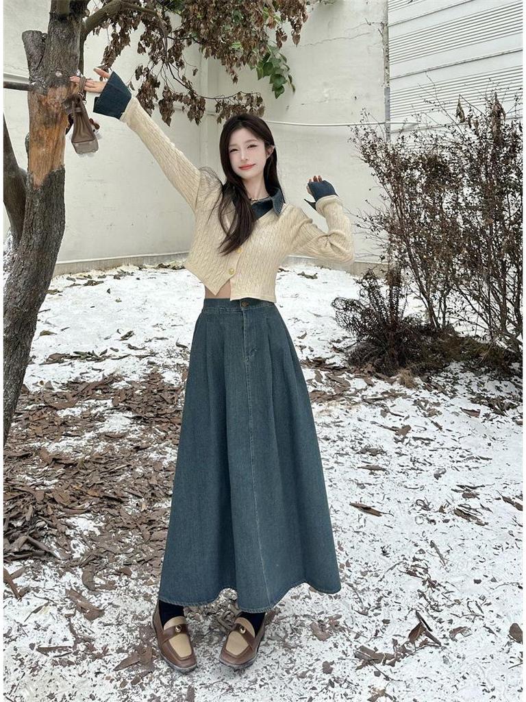 Dámská elegantní džínová patchworková souprava: Pletený top s dlouhým rukávem a midi sukně s vysokým pasem