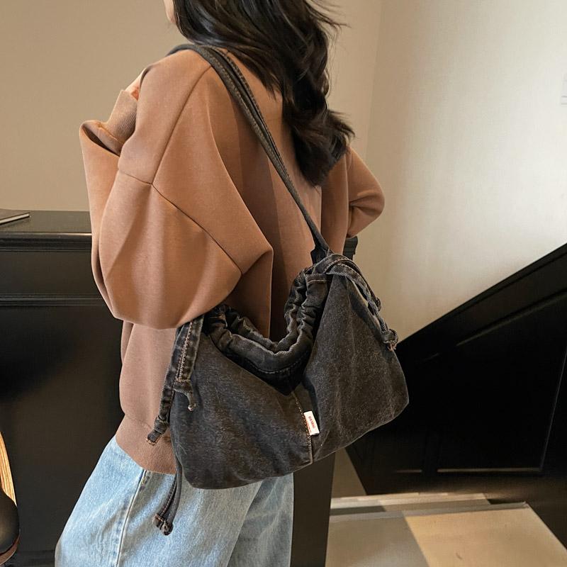 Vintage Denim Shoulder Bag Women Drawstring Bucket Bag Commuter Crossbody Bag