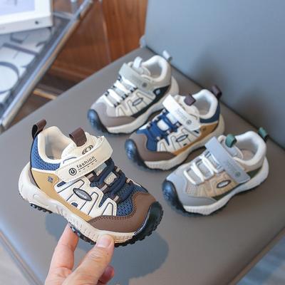 Atmungsaktive Mesh-Sportschuhe für Kinder im Herbst im Freien