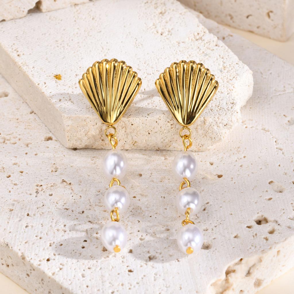 Stainless Steel Shell Earring for Women Scallop Imitation Pearl Earrings Metal Attractive Jewelry