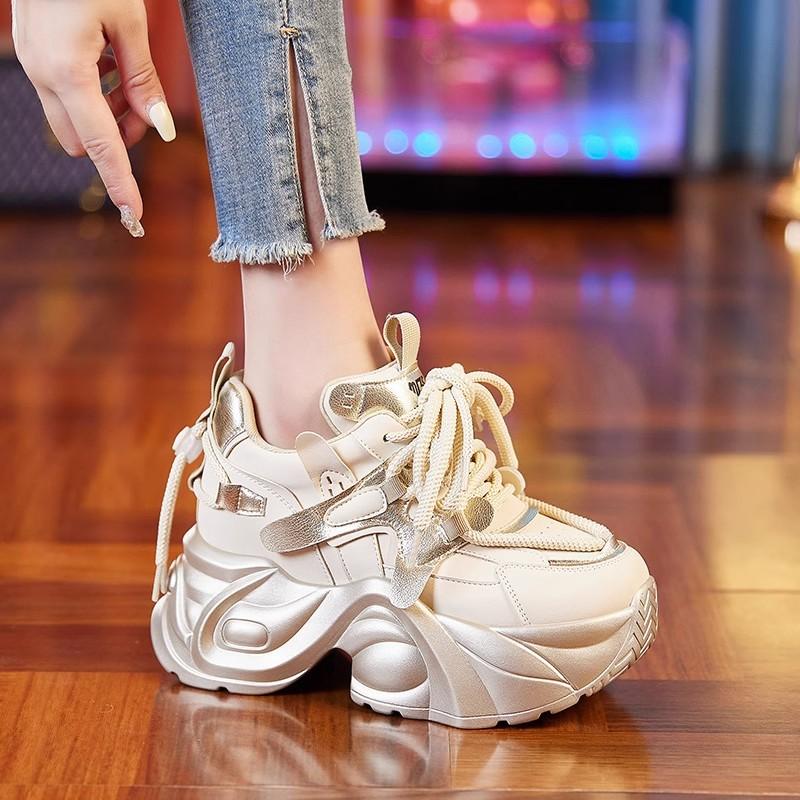 European dad shoes women's super fire 2025 new spring breathable casual shoes thick-soled small inner height-increasing women's shoes