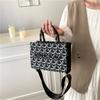 New street photography mix and match contrasting color tote bag portable shoulder messenger trendy women's bag