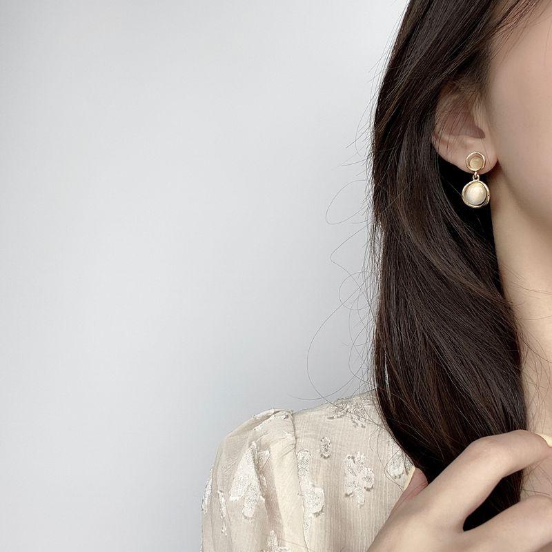 

Retro French Classic Style Fancy Opal Earrings Stud Earrings Simple Cold Style Female Eardrops Ear Clips without Piercing Padded Ear Clip