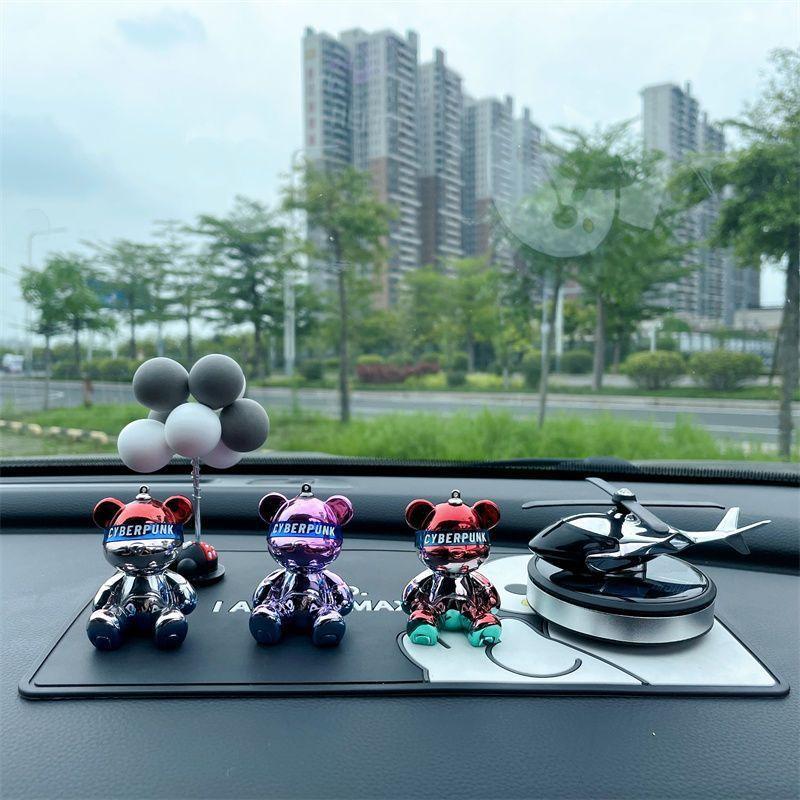 Bear Car Ornament, Aromatherapy, Odor Removal, Long-lasting Fragrance In The Car, Light Fragrance Decoration, Solar Car Helicopter