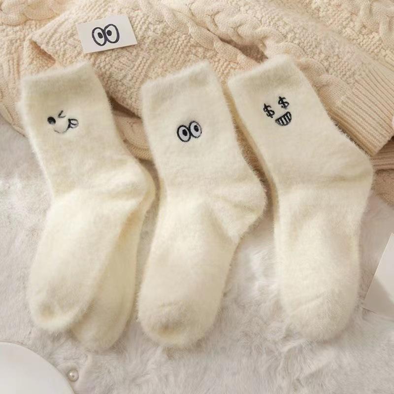 Girls' Mid-calf Socks for Autumn and Winter Are Cute and Trendy. They Are Thickened with Mink Fur for Warmth and Are Fluffy Long Socks for Students