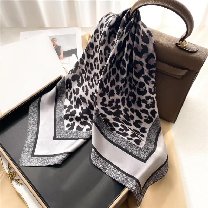 Lenço Fashion 70*70cm Estampa de Leopardo Para Mulheres PrimaveraVerão Bordas Macias de Cetim Lenços Quadrados Proteção Solar
