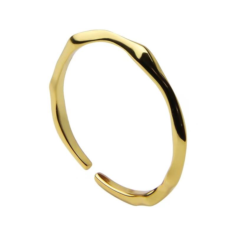 

Fashionable Loop Mobius Ring For Women Featuring Sophisticated Minimalist Aesthetic Open