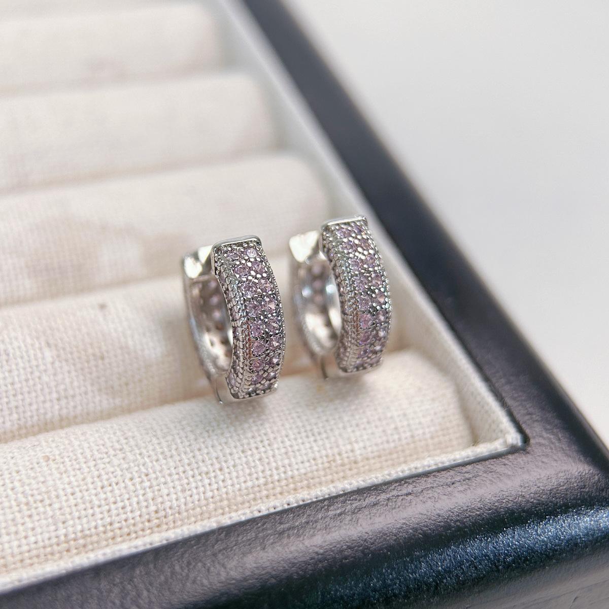 

ZAKOL Hypoallergenic Stylish Vintage Flower Stud Earrings Stainless Steel Gold Color Party Accessories рожевий