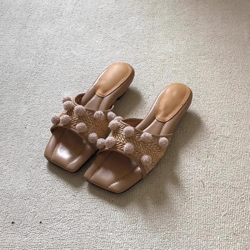 Fashion 2025 NEW Romantic Vacation Style Woven Straw Flat Head Women's Sandals Outdoor Thick Heel Retro Beach Slippers