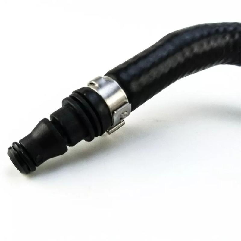 Replacement Deputy Kettle Water Pipe for W204 C204 C207 S204 Water Tank Radiator Hose 2045012825 2045013225 A2045012825