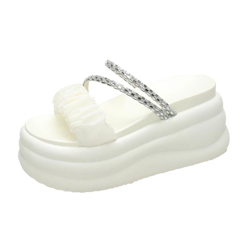 Módní 8,5 cm klínové pantofle Dámské letní třpytivé pantofle na platformě s vysokým podpatkem Dámské pantofle z měkkého želé krystalového mikrofibrového sandálu