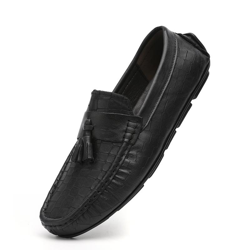 Fashion Hot Sale Men Loafers Luxury Leather Boat Shoes Men Light Breathable Flat Slip On Shoes Casual Moccasin Shoes Men Soft Sole