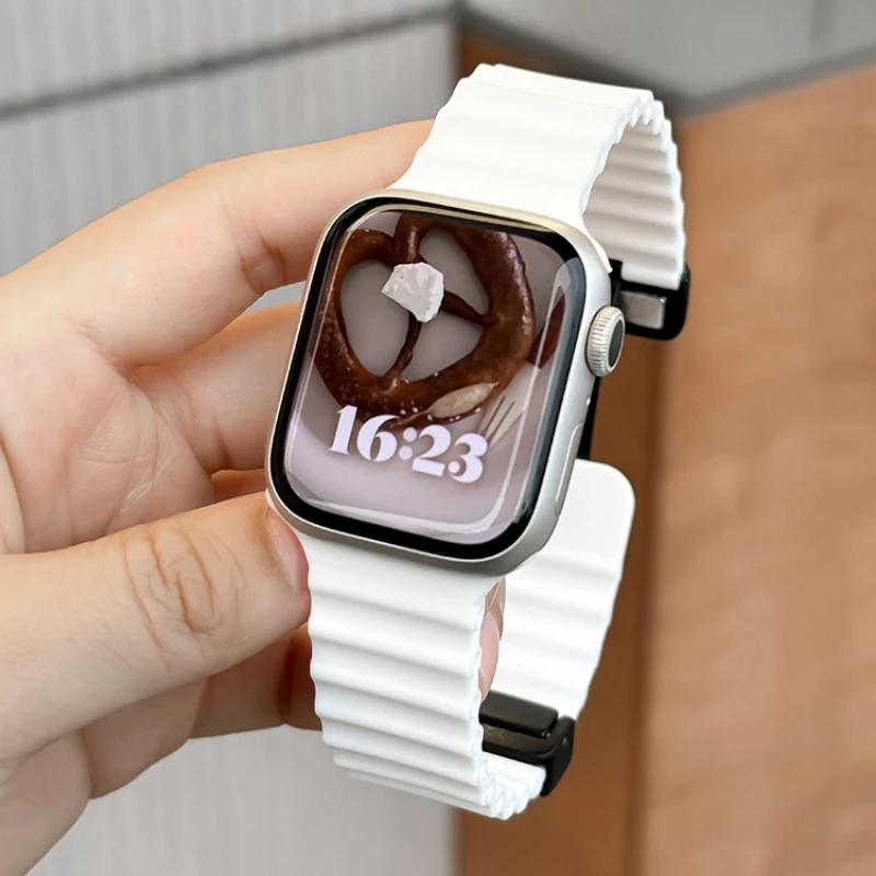 Silicone Strap For Apple watch band 49mm 46 45 44 40 41 38mm magnetic buckle bracelet iWatch series 3 4 5 6 se 7 8 9 10 Ultra 2