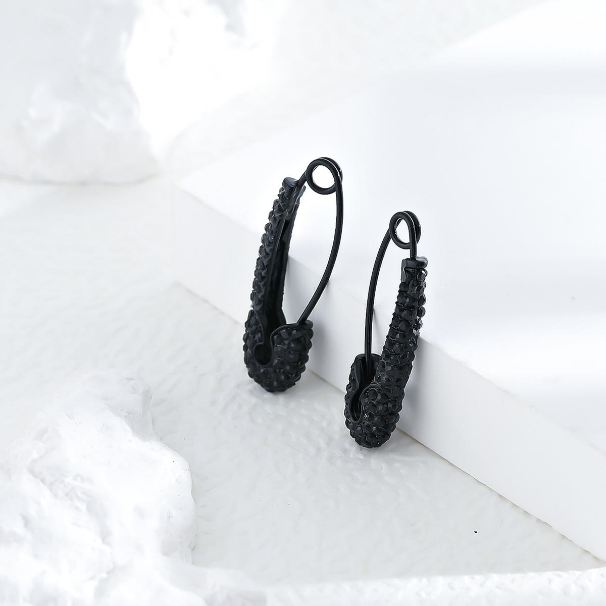 

Элегантные красочные геометрические серьги со стразами, идеально подходящие к любому наряду чёрный