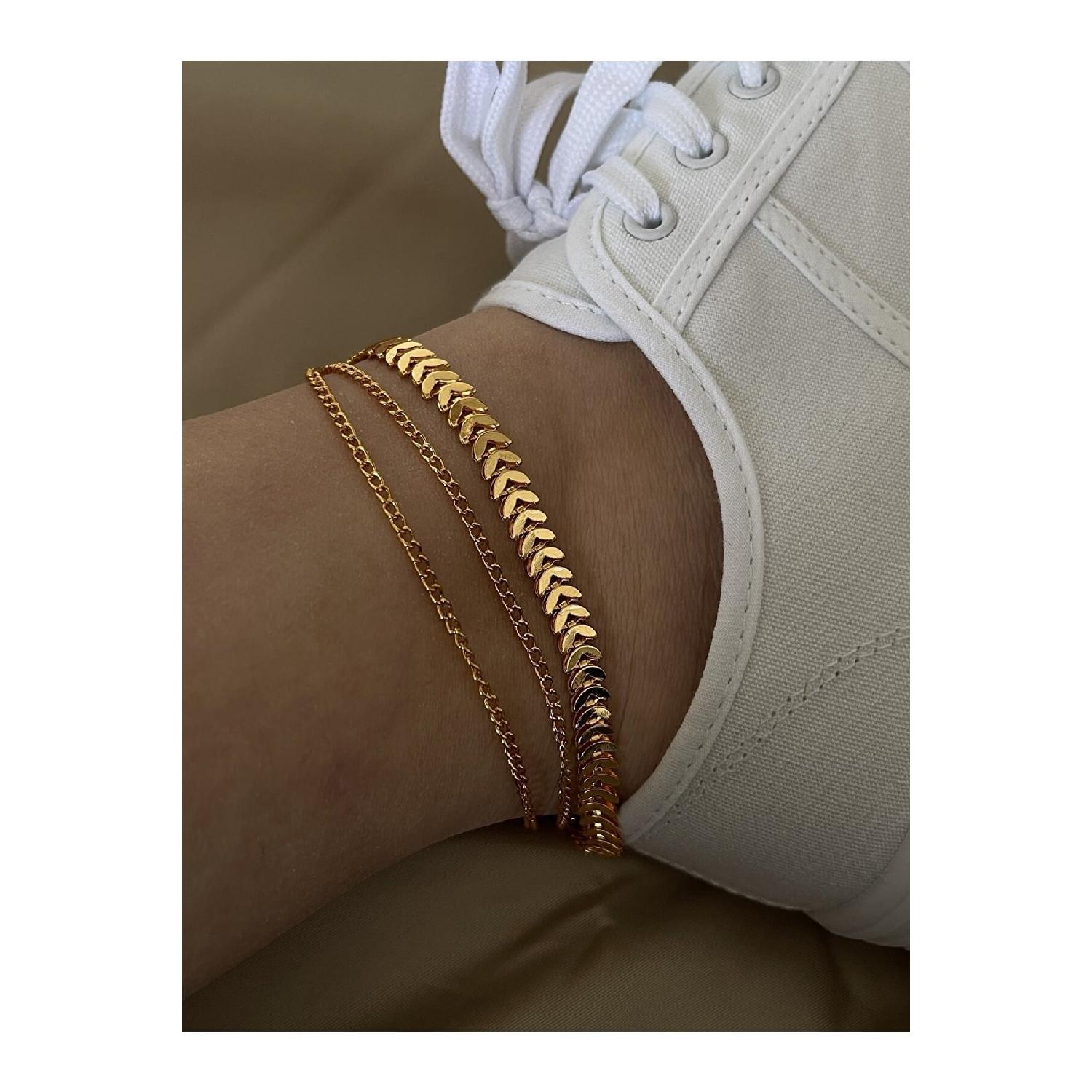 

Женская модель Worm Of Model Multiple Age