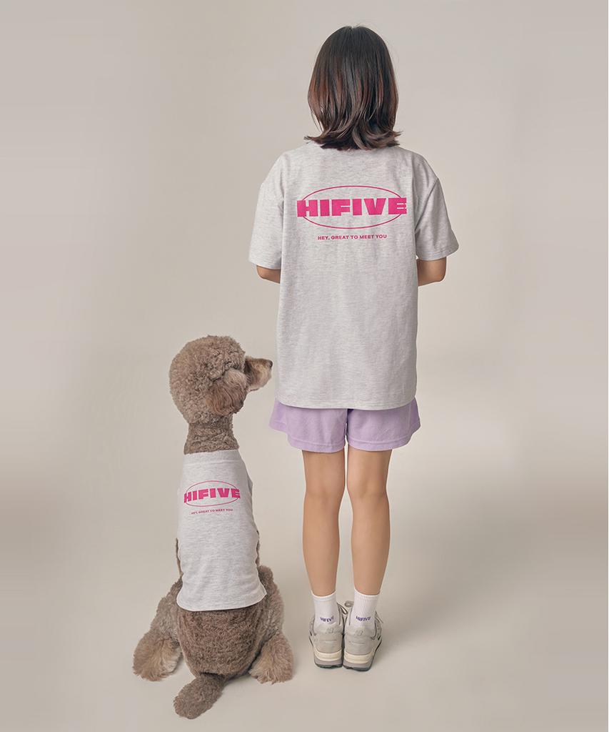 Haipaibeumomeoncheu Skater Logo Graphic T-Shirt For Pet Owners | Kitsch Pink