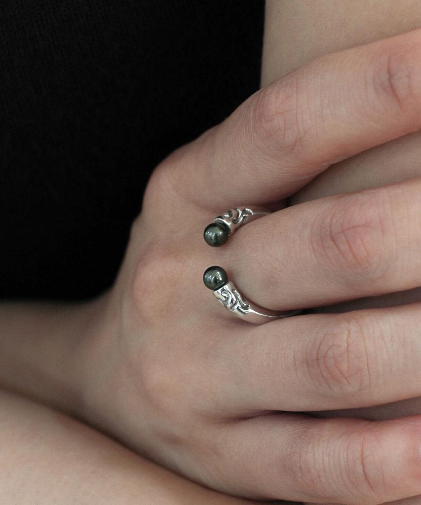 Joho Yeonwol Ring - Black Pearl