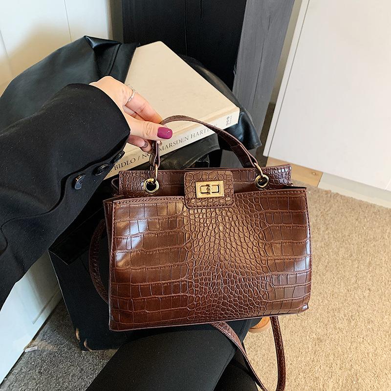 New Simple Large-capacity Portable Small Square Bag Fashionable Texture Shoulder Bag Commuter Messenger Bag