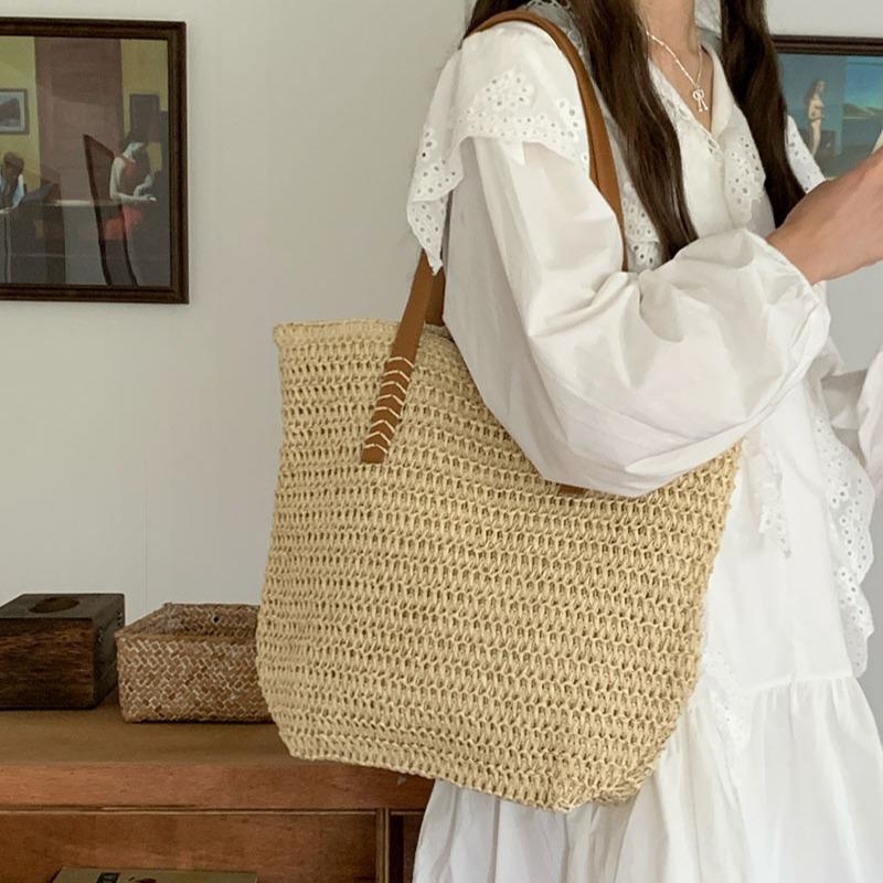 Korean Commuter Large Capacity Straw Woven Shoulder Bag Female Simple Summer Beach Vacation Handmade Basket Bag Travel Tote Bag