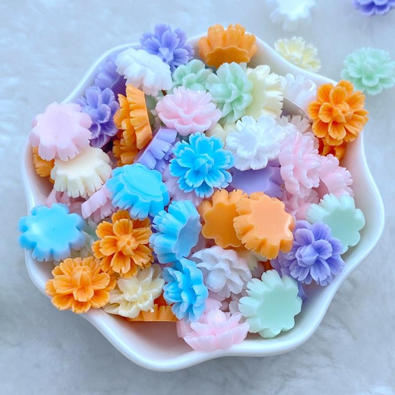 60 Stück Neu Süß 12mm Mini Kleine Blume Serie Harz Flache Rückseite Verzierungen Schmuckherstellung Maniküre Haarschmuck Zubehör