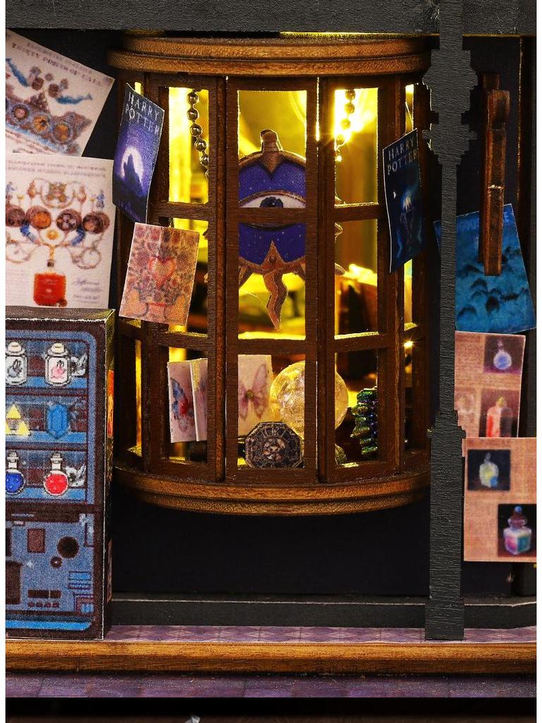 Jiate DIY Holo Magic City ES012: Hand-Assembled Villa Castle Model Toy Ornament Gift