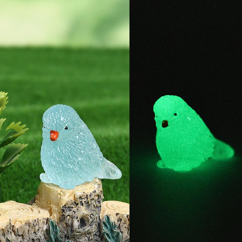 

Светящееся украшение из смолы в виде птицы: Креативный ландшафтный аксессуар