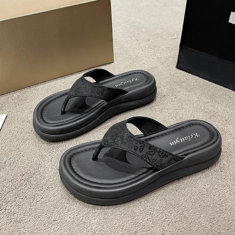 

Шлепанцы-щипки модные сандалии на толстой подошве новые шлепанцы женские приморский пляж лето улица нескользящие 40 чёрный